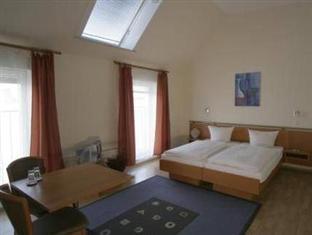 Hotel Pension Arta Берлин Екстериор снимка